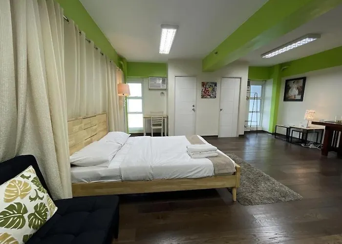 H Hotel Quezon City