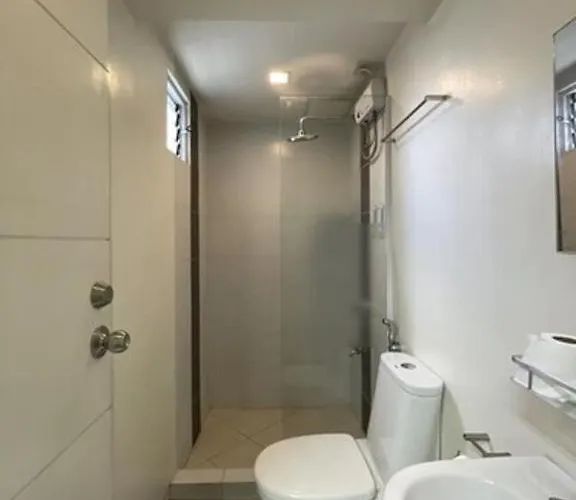 H Hotel Quezon City 3*