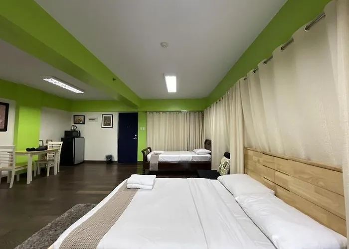 H Hotel Quezon City 3*